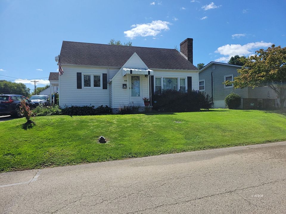 1st image of 840 Baird St