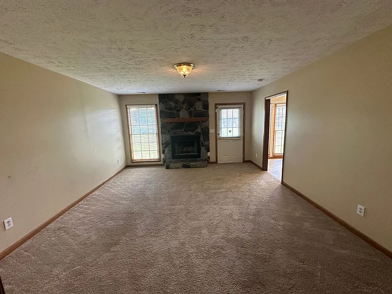 7850 Penelope Dr — Photo 3