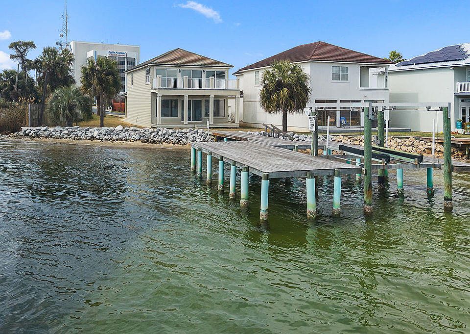 1st image of 901 Lighthouse Rd