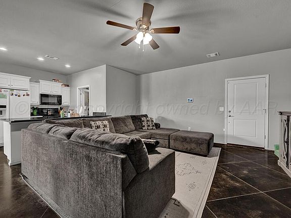 4th image of 209 Mikeska St