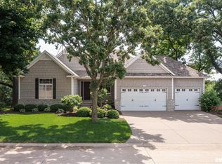 4923 Brookview Ct, Bettendorf, IA 52722