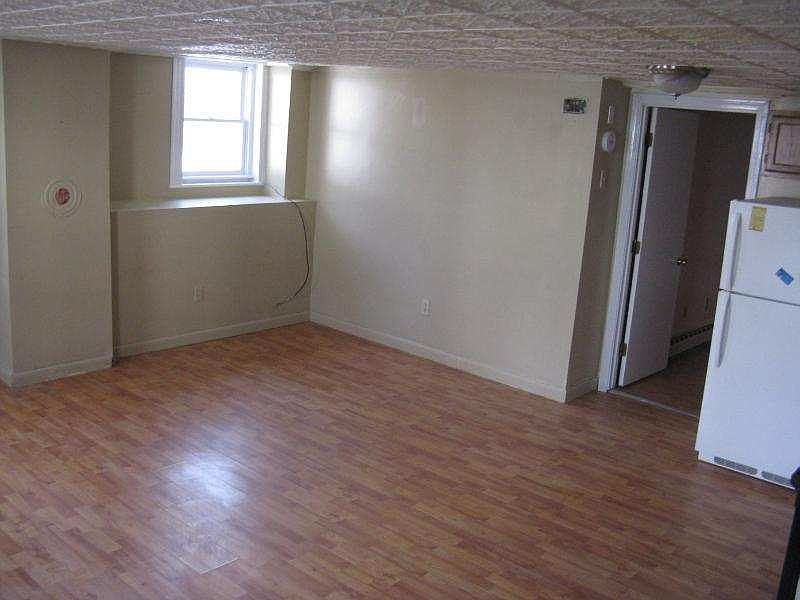2nd image of 33 Center St