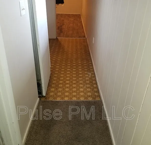 18 S Main St — Photo 10
