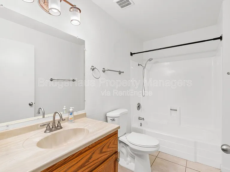 449 S Mollison Ave #3 — Photo 18