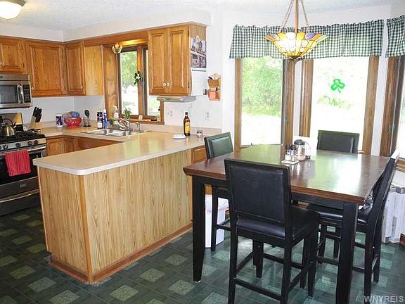5th image of 34 Foxfire Dr