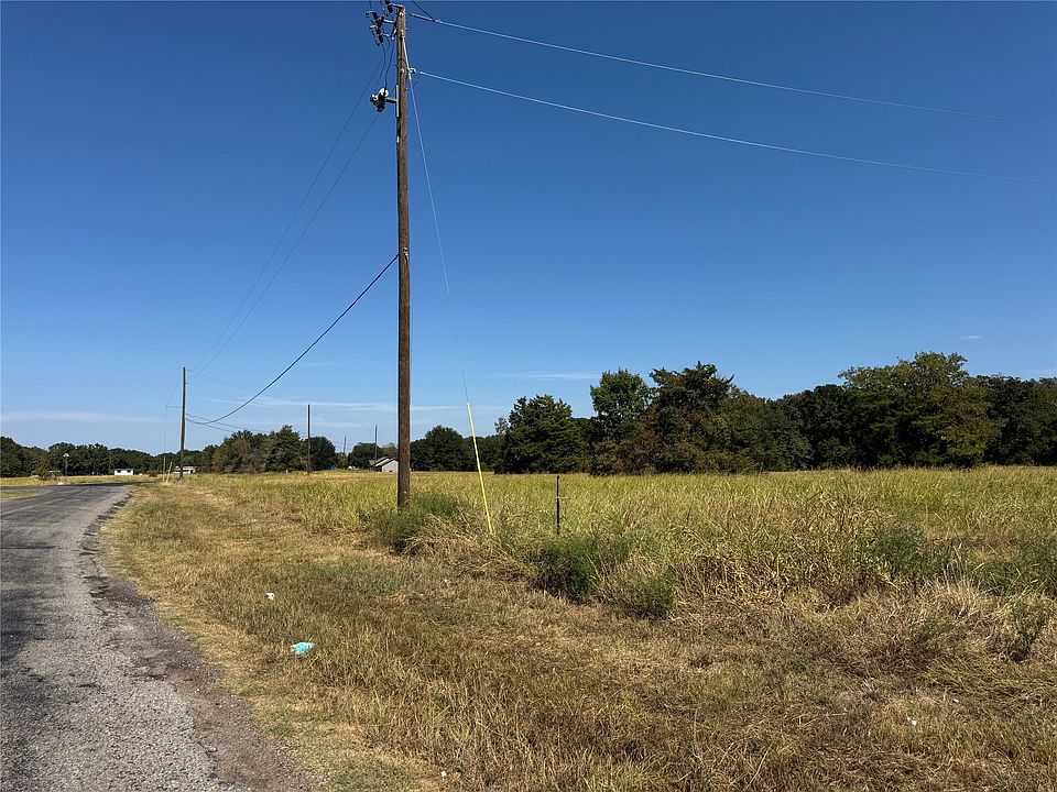 2nd image of 3240 Recreation Rd #3