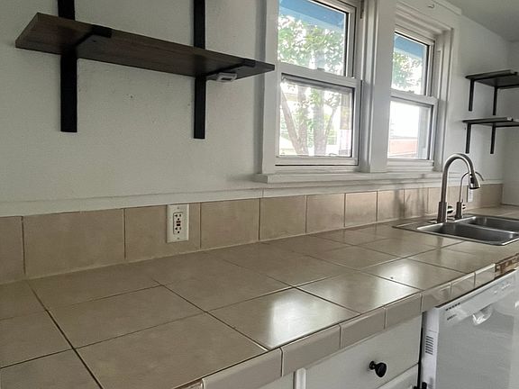 3rd image of 1712 2nd Ave S