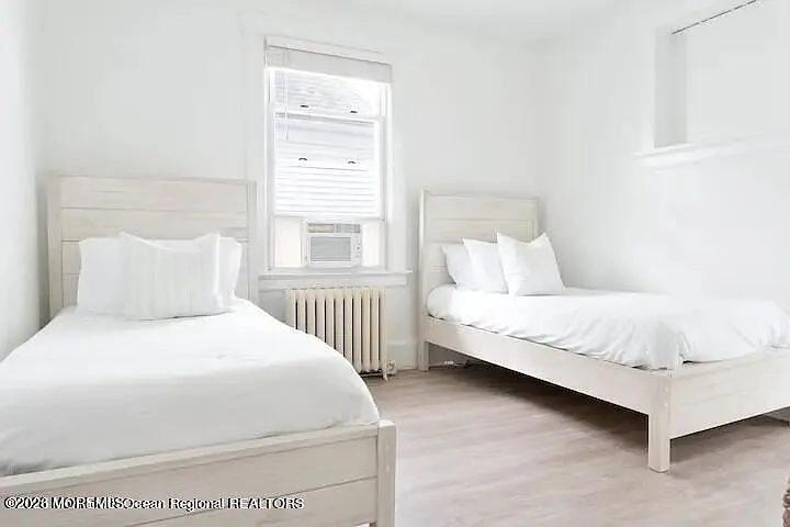907 Bergh St — Photo 9