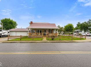 112 E County Line Rd, Edinburgh, IN 46124