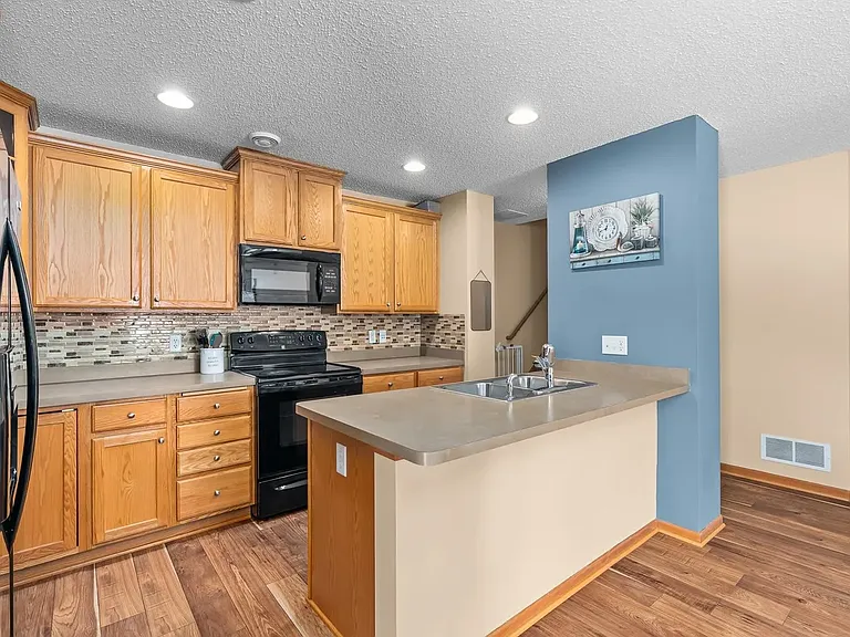 10864 Kingsfield Ln — Photo 15