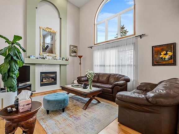 3rd image of 108 S Citadel Cir NW
