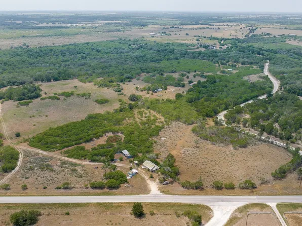 9557 Fm 86, Lockhart, TX 78644