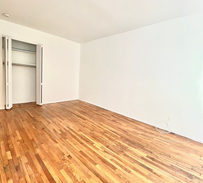 1st image of 882 Lexington Ave #1R