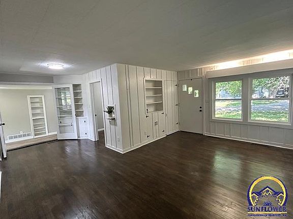4th image of 2719 SE Iowa Ave