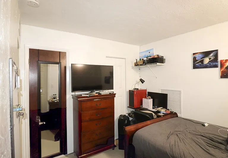2300 SW 43rd St #C — Photo 17