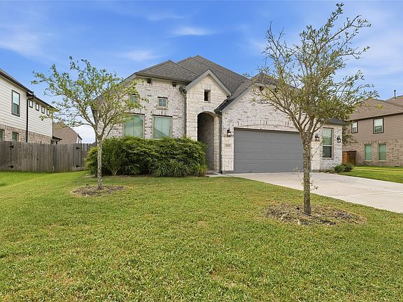 3rd image of 3323 Majestic Pine Ln