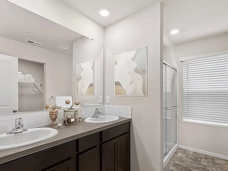 18729 Emmons Ct E — Photo 14