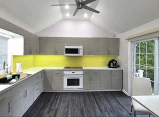83 Moore St, Agawam, MA 01001