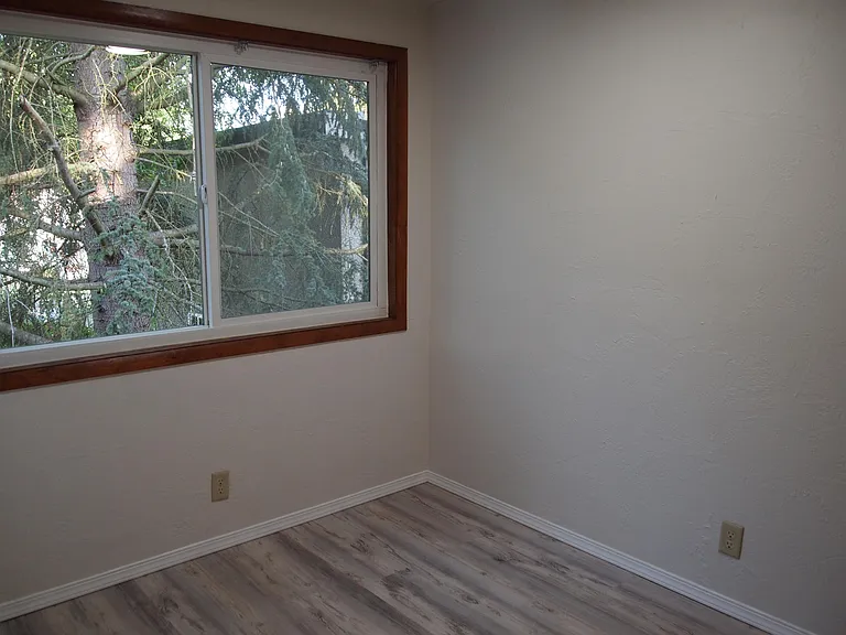 1375 W 8th Ave #10 — Photo 3
