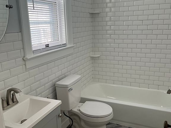 4th image of 58 N Grove St