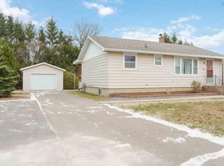 34 Taylor Dr, Middleton, NS B0P 1W0