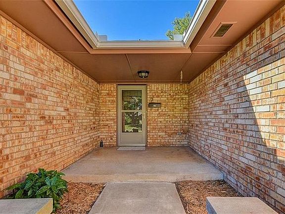 3rd image of 760 Claremont Dr