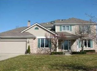 160 Stonetree Cir, Rochester Hills, MI 48309