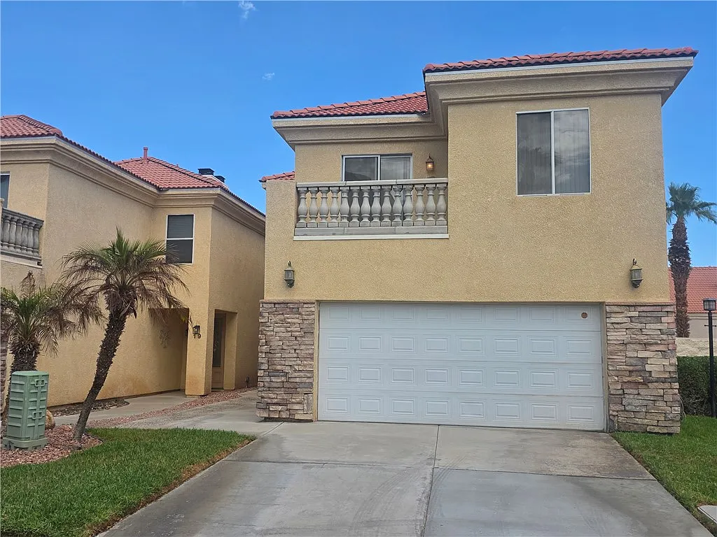 3 bed, 2.5 bath, 2502 sqft, $2,750 — Photo 2