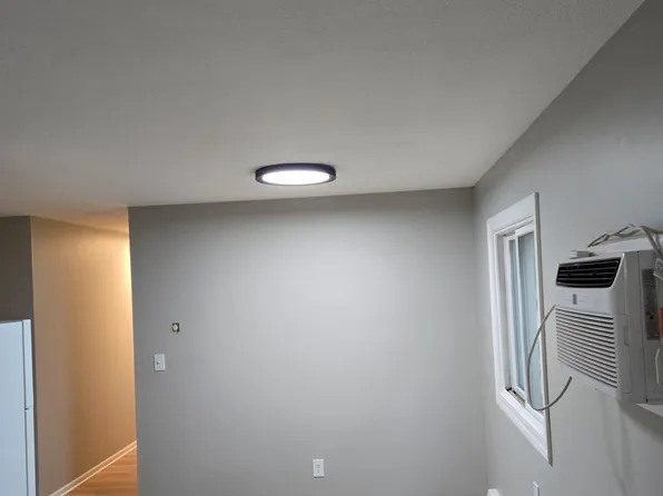 1230 7th St W APT 4, Saint Paul, MN 55102