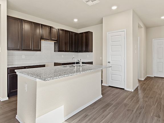Entry to Kitchen