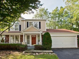 8 N Royal Oak Dr, Vernon Hills, IL 60061