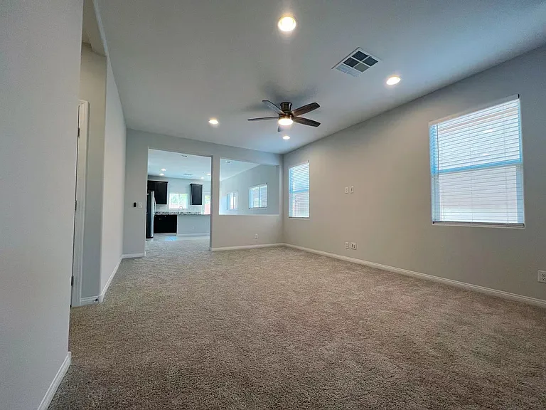 5870 Steinbeck Valley St — Photo 4