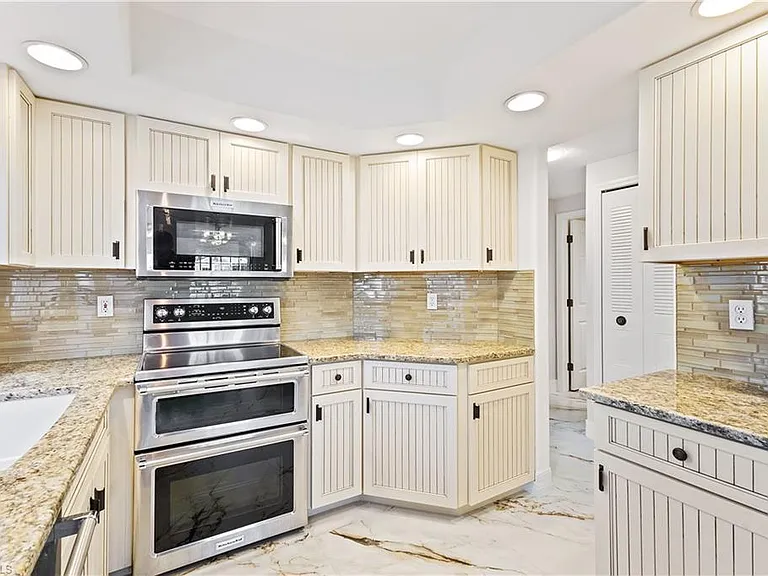 13601 Worthington Way #1206 — Photo 2