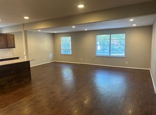 2813 Wells Rd, Irving, TX 75061