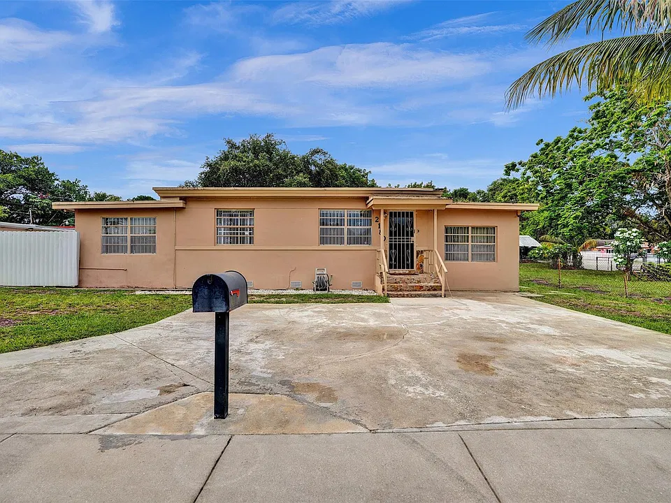 2180 NW 105th Ter