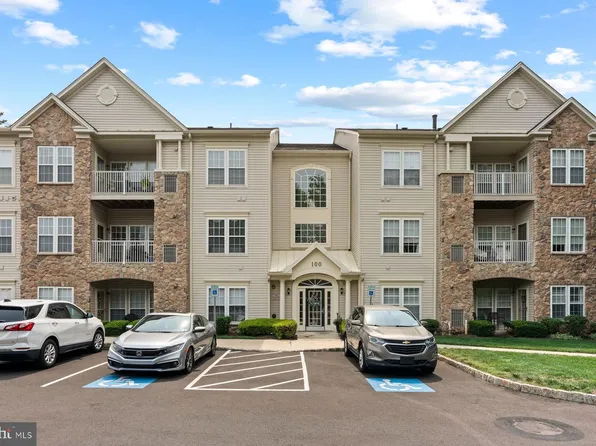 100 Douglas Fir Dr APT 102, Warrington, PA 18976