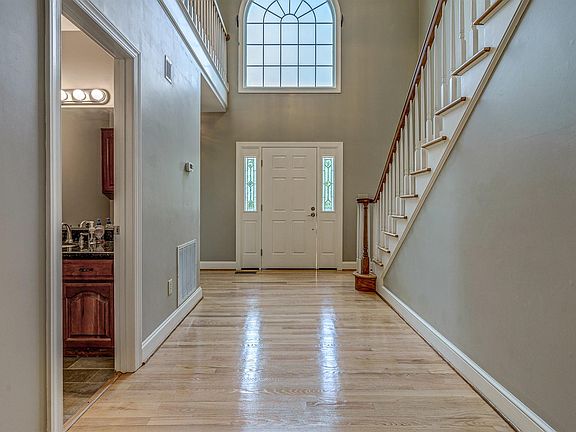 4th image of 6531 Hidden Woods Dr