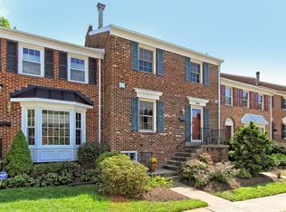 8007 Sleepy View Ln, Springfield, VA 22153