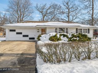 2502 Bonner Ln, Lindenhurst, IL 60046