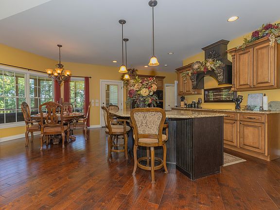 5th image of 2575 Woodstone Ln