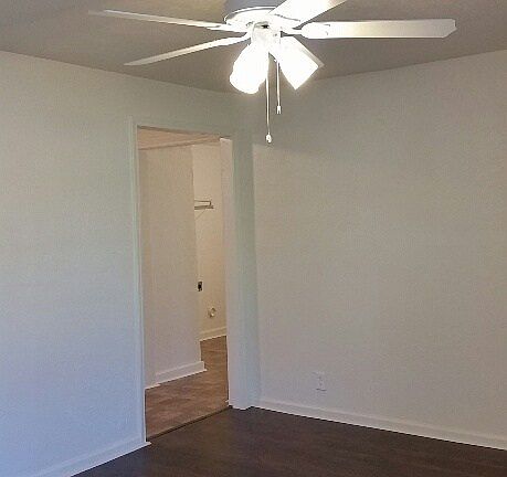 5th image of 124 E Marguerita Dr