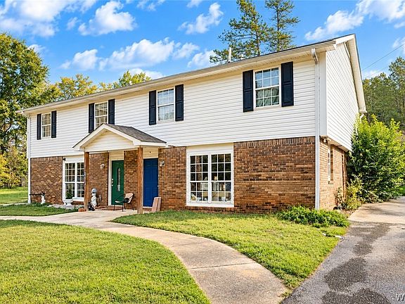 2nd image of 5595-5597 Surrey Ln