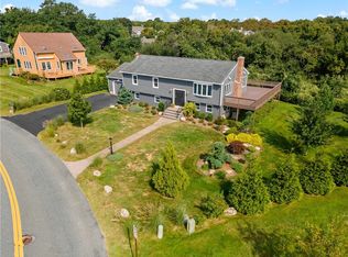 45 Sakonnet Blvd, Narragansett, RI 02882