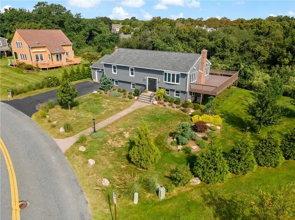 45 Sakonnet Blvd, Narragansett, RI 02882