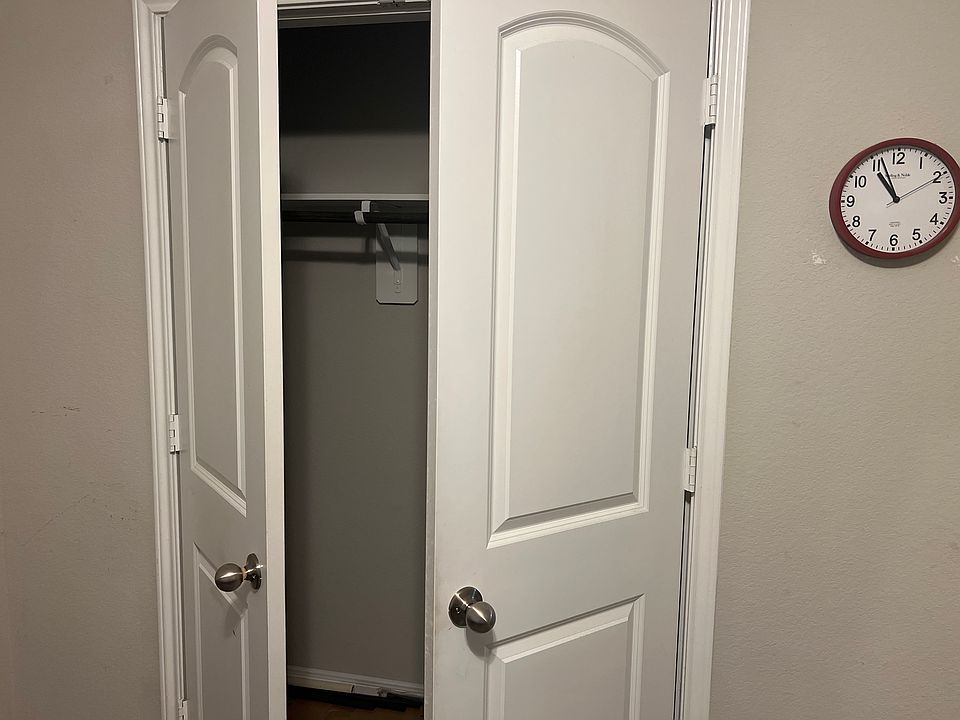 2nd image of 20527 Kendall Cliff Ct