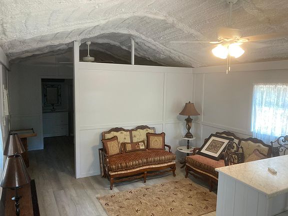 3rd image of 171 Oliver Ln