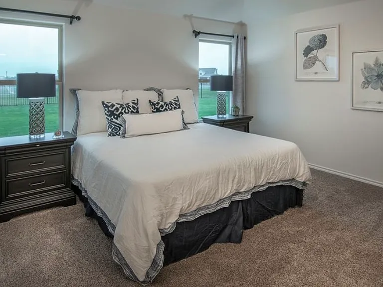 1013 Whispering Oak Dr — Photo 7