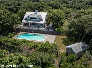 1 Mariners View Ln, Aquinnah, MA 02535