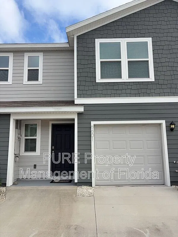 3 bed, 2.5 bath, 1505 sqft, $1,799 — Photo 2