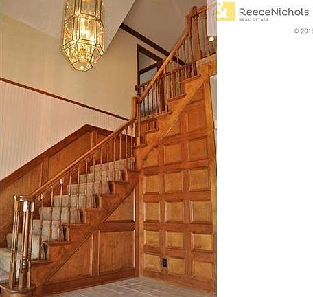 4th image of 15625 Overbrook Ln